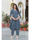 Navy Blue color option, Currently selected