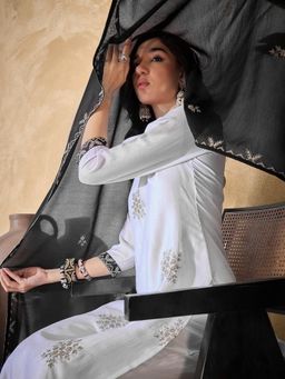 Gahan - White Silk Blend Zari Sequence Embroidered Kurta With Pant And Dupatta