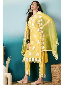 Gahan - Yellow Dchinon White Thread Chain Embroidered Kurta with Pant and Organza Dupatta