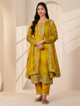 Libas - Women Green Embroidered Kurta with Pant and Dupatta (Set of 3)