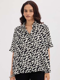 Femmella - Black and White Abstract Print Oversize Shirt
