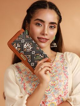 Priyaasi - Black Patola Chain Wallet