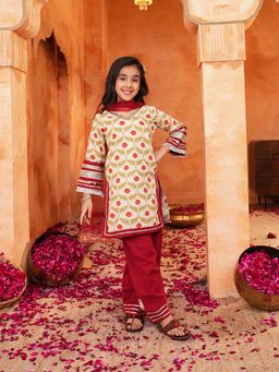 Lil Pitaara - Girls Maroon and White Kurta Set With Dupatta