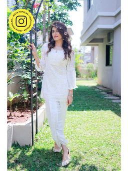 Ishnya - Kudi with A Swag - Lucknowi Kurta with Tulip Pants 2.0 - Off White (Set of 2)