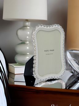 At Home by Nilkamal - Pearls Circular Photo Frame (Silver & White) 8 x 6 in