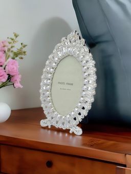 At Home by Nilkamal - Pearls Oval Photo Frame (Silver & White) 6 x 9 in