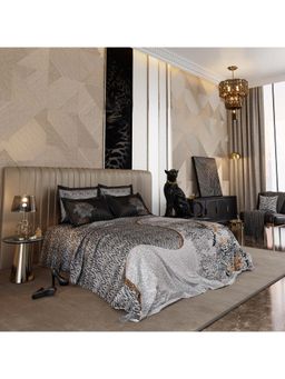 Stoa Paris - Untamed Enrich Cotton Mist Walker Printed Super King Bed Sheet with 4 Pillow Covers