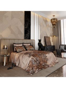 Stoa Paris - Untamed Enrich Cotton Sienna Huntress Printed Super King Bed Sheet with 4 Pillow Covers