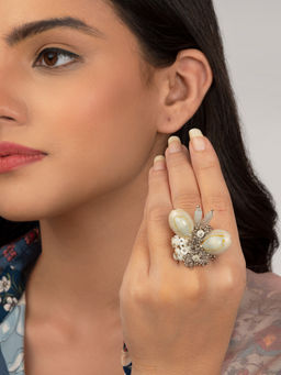 House of D'oro - Aeonium White Shell Stone Ring
