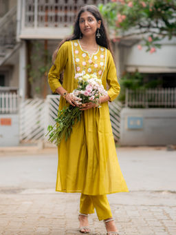 Suta - Women Mustard Floral Kurta with Pant (Set of 2)