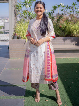 Libas - Women Cream Chanderi Silk Floral Kurta with Pant and Dupatta (Set of 3)