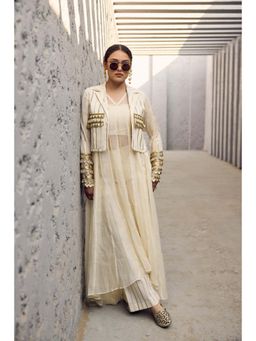ASHNA VASWANI - Ivory High-Low Kurta With Bustier & Pant Jacket
