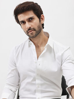 Rare Rabbit - Men White Solid Casual Shirt