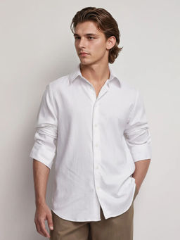 Rare Rabbit - Men White Solid Casual Shirt