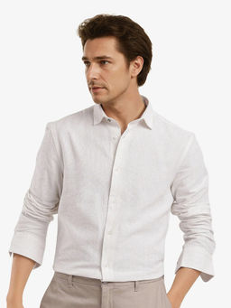Rare Rabbit - Men White Solid Casual Shirt
