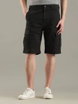 Tommy Hilfiger - Regular Fit Solid Mid Rise Shorts