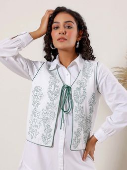 STIL-O-STITCH - Women White Colour Western Wear Sleeveless Shrug