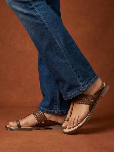 One Toe Kolhapuri Brown