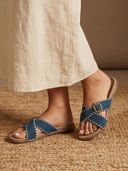 Navy Blue color option, Currently selected