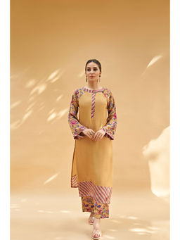 Sukruti Design - Sun-Beige Floral Printed Kurta with Pant (Set of 2)