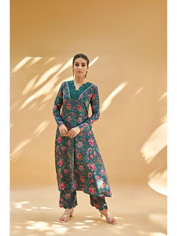 Sukruti Design - Pine - Green V-Neck Floral Printed Kurta with Pant (Set of 2)