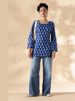 Maba India - Women Blue Ikkat Fitted Short Kurti
