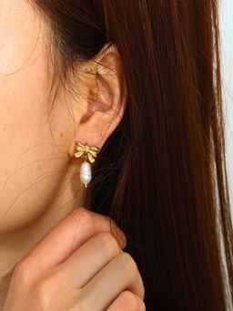 AQUASTREET - Gold Plated Pearl Pair Of Earrings
