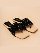 Black color option, Currently selected