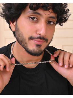 VOJ - Men Stainless Steel Silver-Plated Minimal Chain