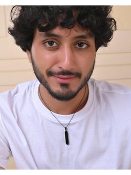 VOJ - Mens Stainless Steel Chain With Geometrical Shaped Pendant