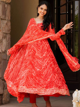 HOUSE OF JAMOTI - Leheriya Red Anarkali Kurta and Pant with Dupatta (Set of 3)