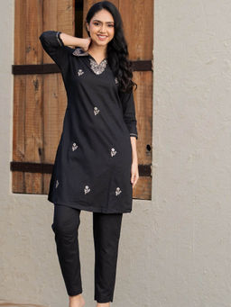 HOUSE OF JAMOTI - Black Embroidered Kurta and Pant (Set of 2)
