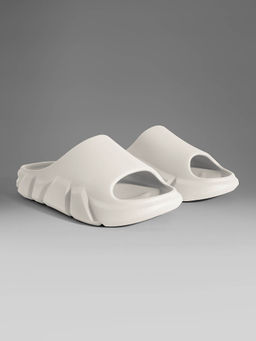 The Souled Store - Originals Men Sliders: Off White