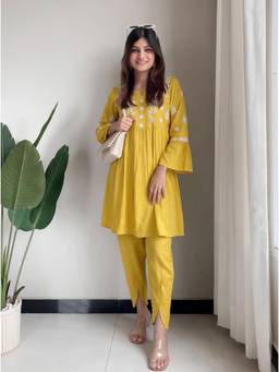 The Suitable - Yellow Viscose Rayon Regular Fit Floral Kurta With Salwar