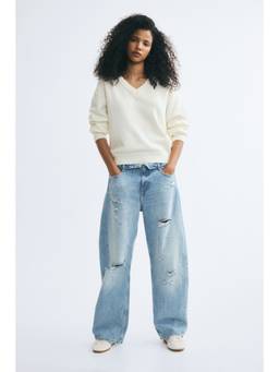 H&M - Women White V-Neck Jumper