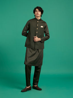 Diwas by Manyavar - Men Green Cotton Solid Kurta with Pyjama and Jacket