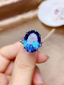 Designs & You - Silver Plated American Diamond Crushed Ice Cut Blue Oval Finger Ring