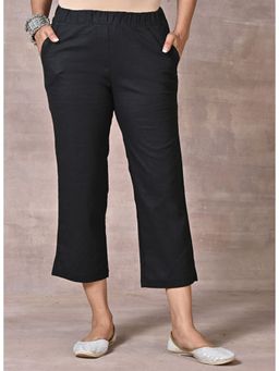 Lakshita - Black Plain Regular Capri