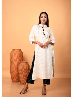 OSKOS - Ivory Hand Embroidered Linen Kurta With Black Pant (Set of 2)