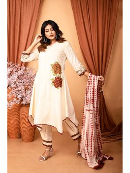OSKOS - Gorgeous Off White Cotton Rumal Cut Applique Kurta with Salwar and Dupatta (Set of 3)