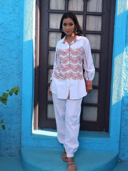 KAFTANIZE - White Shirt Style Kurta & Pant with Embroidery (Set of 2)