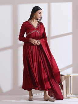 Swtantra - Dual Shade Maroon Butter Chiffon Anarkali Kurta with Pant & Dupatta (Set of 3)