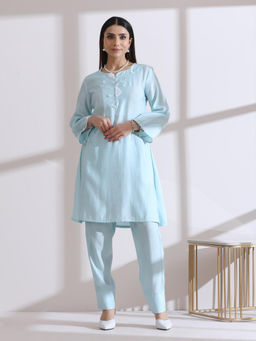 Swtantra - Air Skin Light Blue with White Flowers Kurta & Pant (Set of 2)