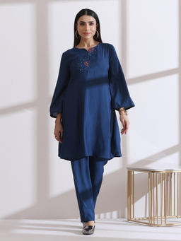 Swtantra - Air Skin Navy Blue Kurta with Hand Embroidery & Pant (Set of 2)