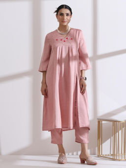 Swtantra - Prft Lux Light Pink Kurta with Flower & Pearls with Pant (Set of 2)