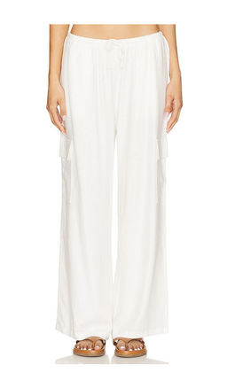 BEACH RIOT - Amara Pant