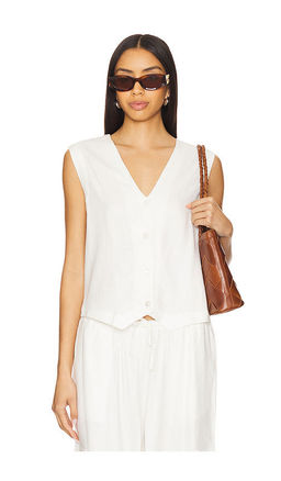BEACH RIOT - Darcy Vest