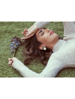 VARNIKA ARORA - White Alyssa Studs