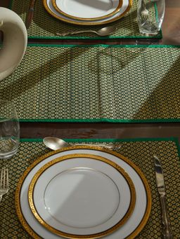 Maatir - Natural Madurkati Reed Grass Hand Woven Green-Tan Table Mats & Runner Set 5 (4 Seater)