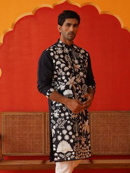 Jompers - Men Black Embroidered Straight Kurta